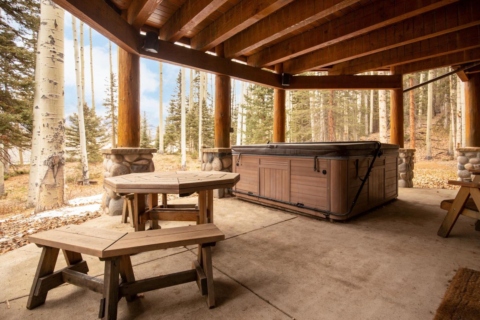 Ute Lodge By Avantstay Cozy Expansive Mountain Home Close To The Slopes Telluride Exterior photo